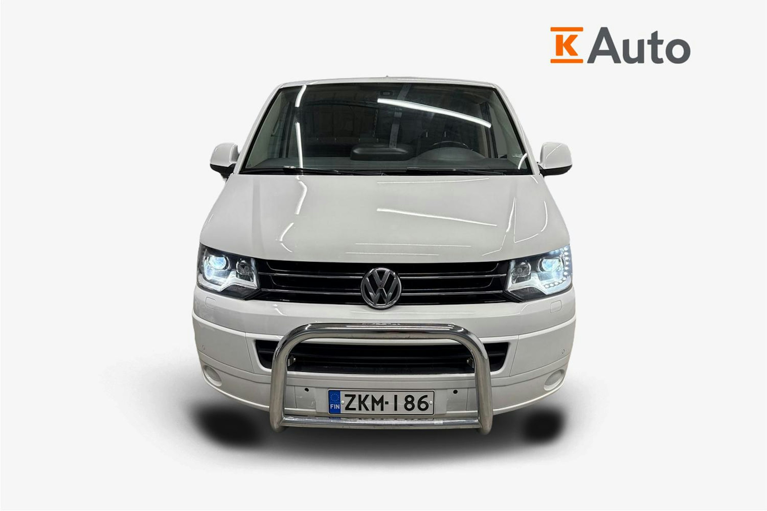 valkoinen Volkswagen Caravelle 2015 kuva 5.