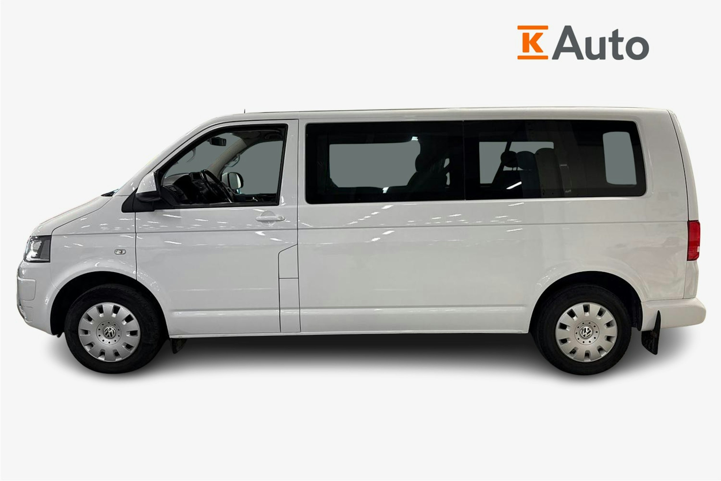 valkoinen Volkswagen Caravelle 2015 kuva 6.