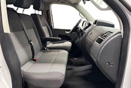 valkoinen Volkswagen Caravelle 2015 kuva 10.