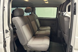valkoinen Volkswagen Caravelle 2015 kuva 13.