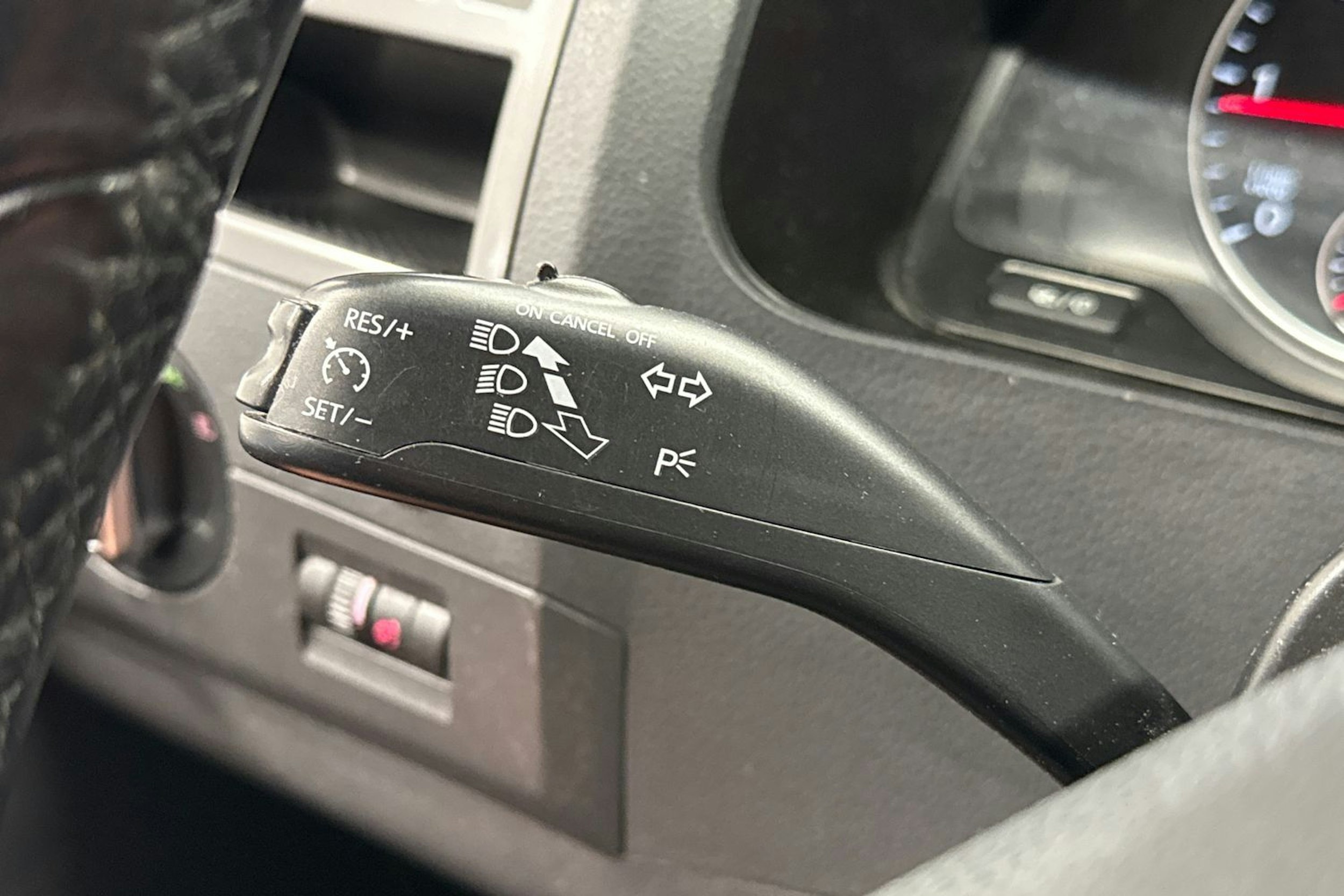valkoinen Volkswagen Caravelle 2015 kuva 18.