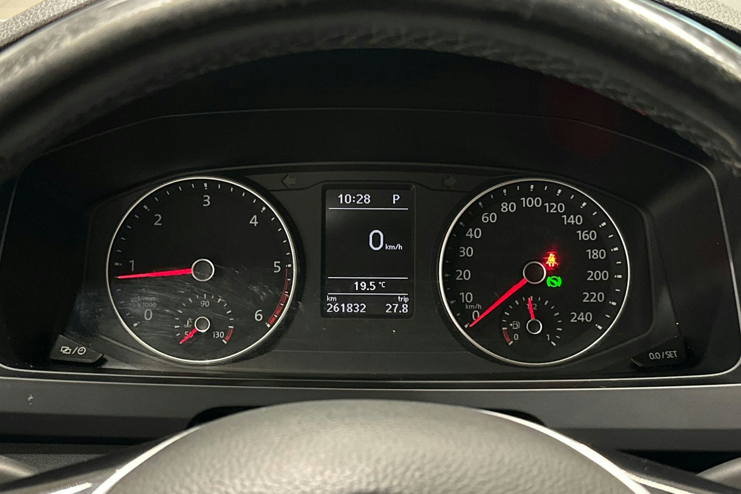 Harmaa Volkswagen CARAVELLE 2016 kuva 16.