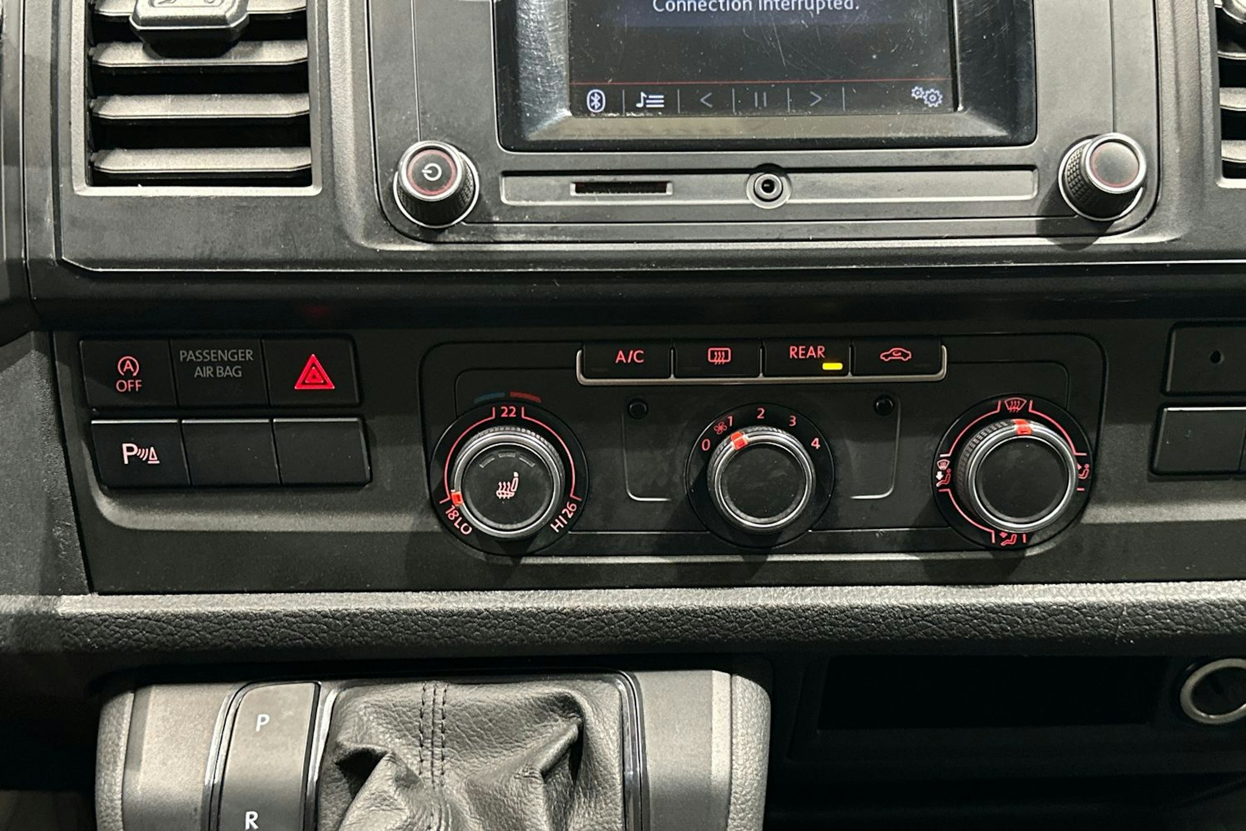 Harmaa Volkswagen CARAVELLE 2016 kuva 18.