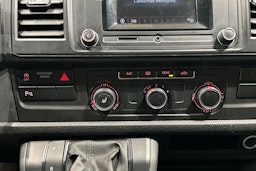 Harmaa Volkswagen CARAVELLE 2016 kuva 18.
