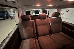 Harmaa Volkswagen CARAVELLE 2016 kuva 27.