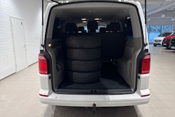 valkoinen Volkswagen Caravelle 2016 kuva 16.