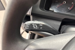 valkoinen Volkswagen Caravelle 2016 kuva 24.