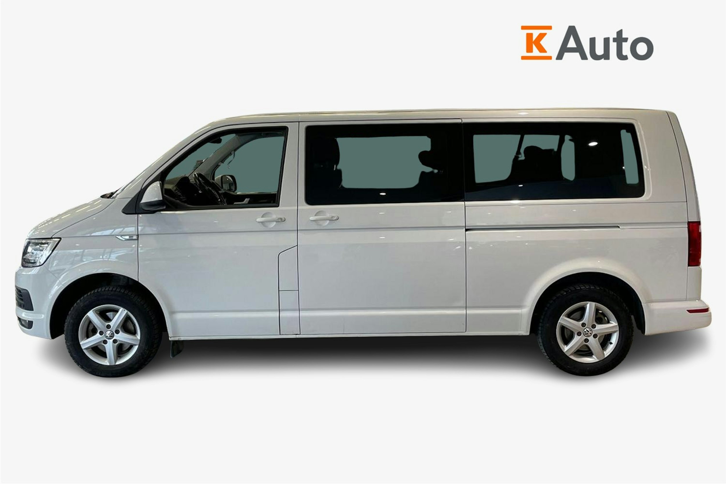valkoinen Volkswagen Caravelle 2016 kuva 6.