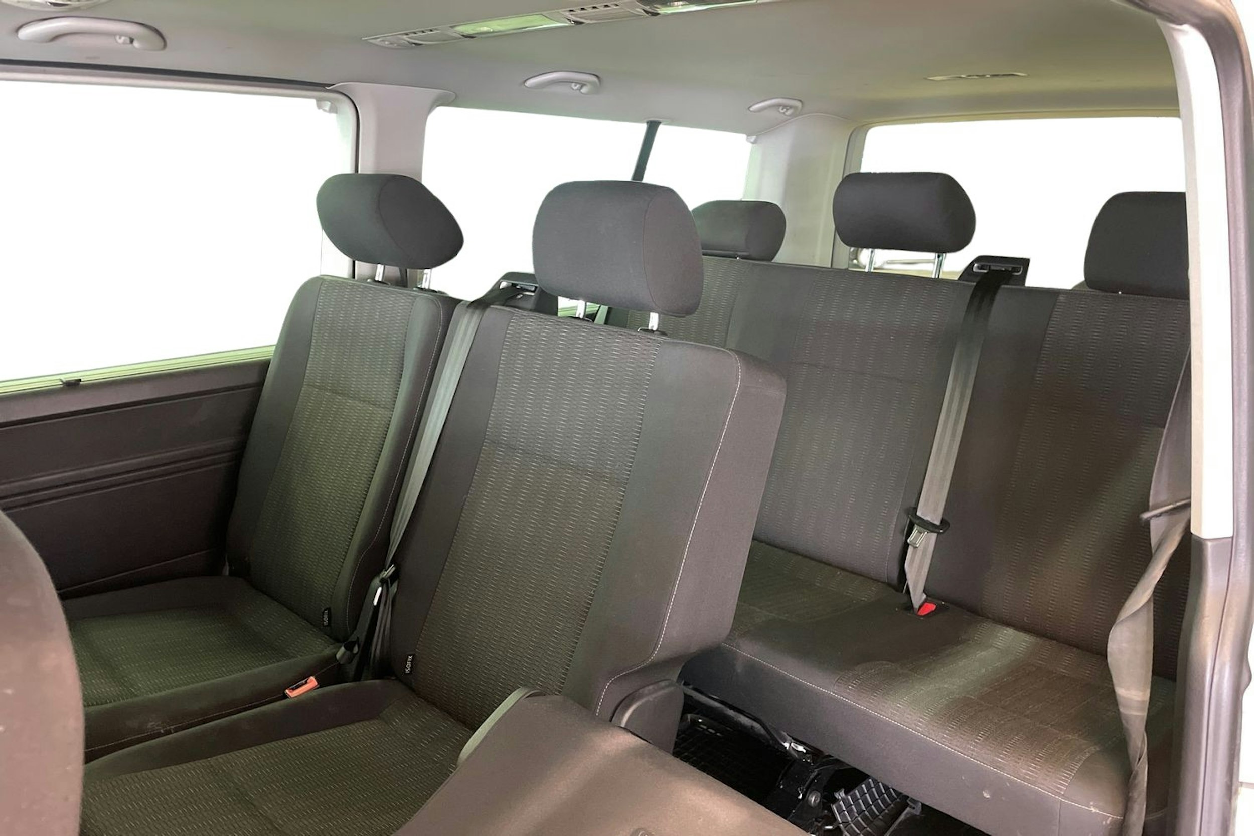 valkoinen Volkswagen Caravelle 2016 kuva 10.