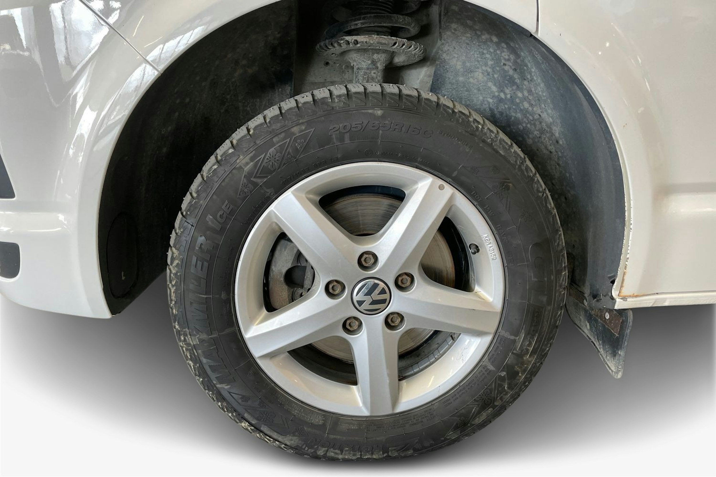 valkoinen Volkswagen Caravelle 2016 kuva 11.