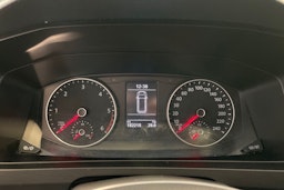 valkoinen Volkswagen Caravelle 2016 kuva 14.