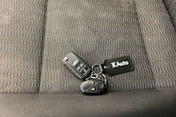 valkoinen Volkswagen Caravelle 2016 kuva 18.