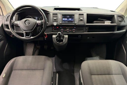 Valkoinen Volkswagen Caravelle 2016 kuva 9.