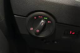 Valkoinen Volkswagen Caravelle 2016 kuva 22.