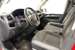 punainen Volkswagen Caravelle 2016 kuva 3.