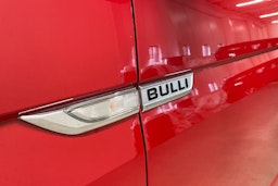 punainen Volkswagen Caravelle 2016 kuva 22.