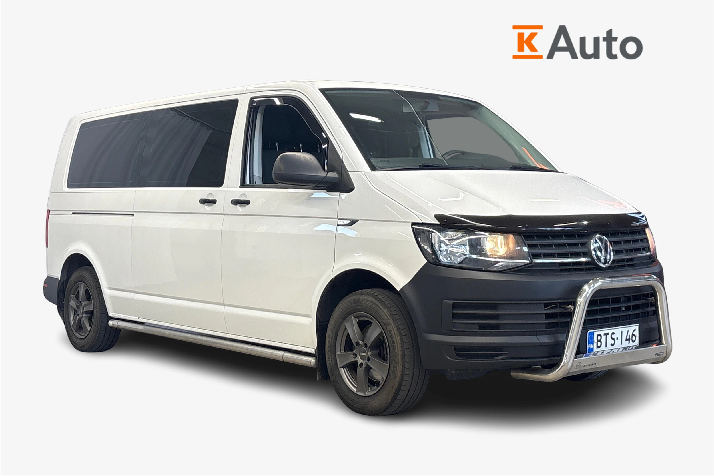 valkoinen Volkswagen Caravelle 2017 kuva 1.