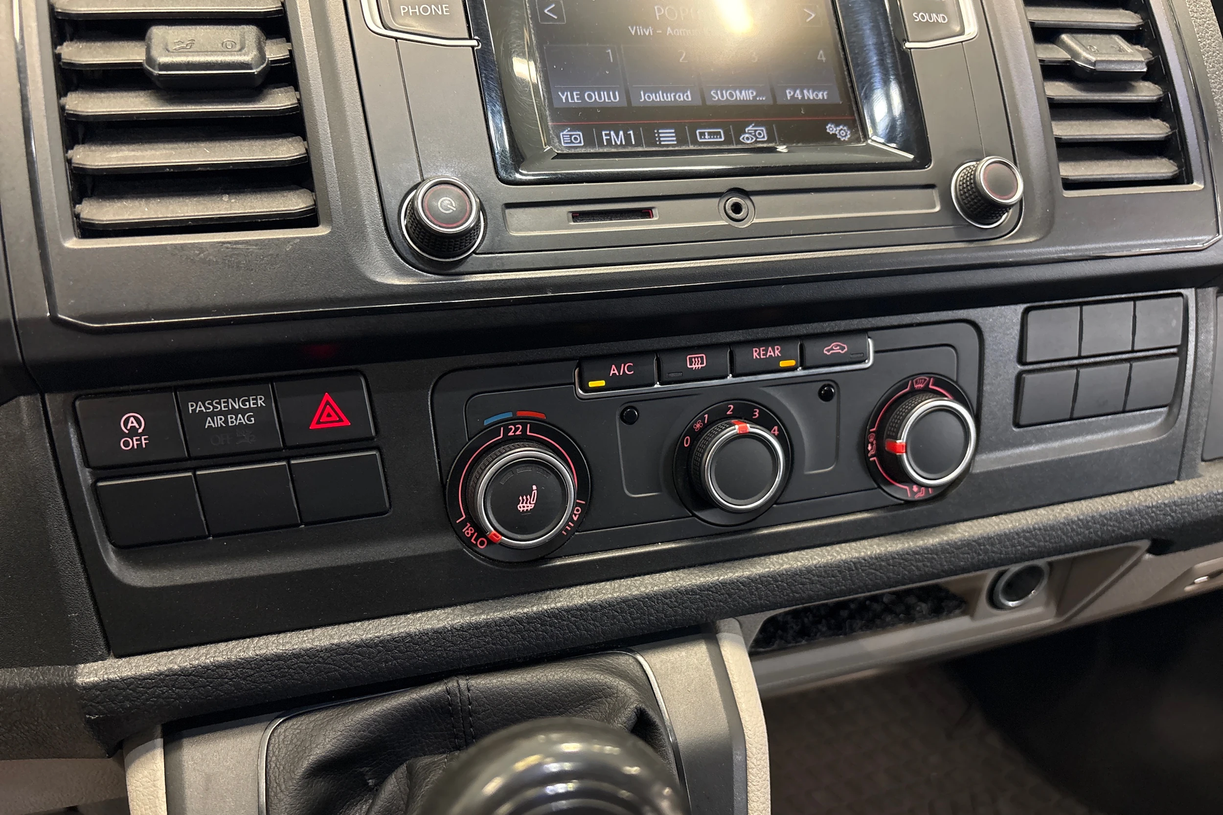 valkoinen Volkswagen Caravelle 2017 kuva 8.