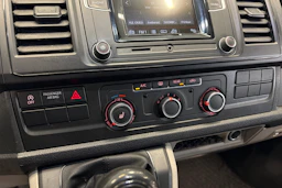 valkoinen Volkswagen Caravelle 2017 kuva 8.