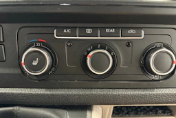 valkoinen Volkswagen Caravelle 2017 kuva 15.