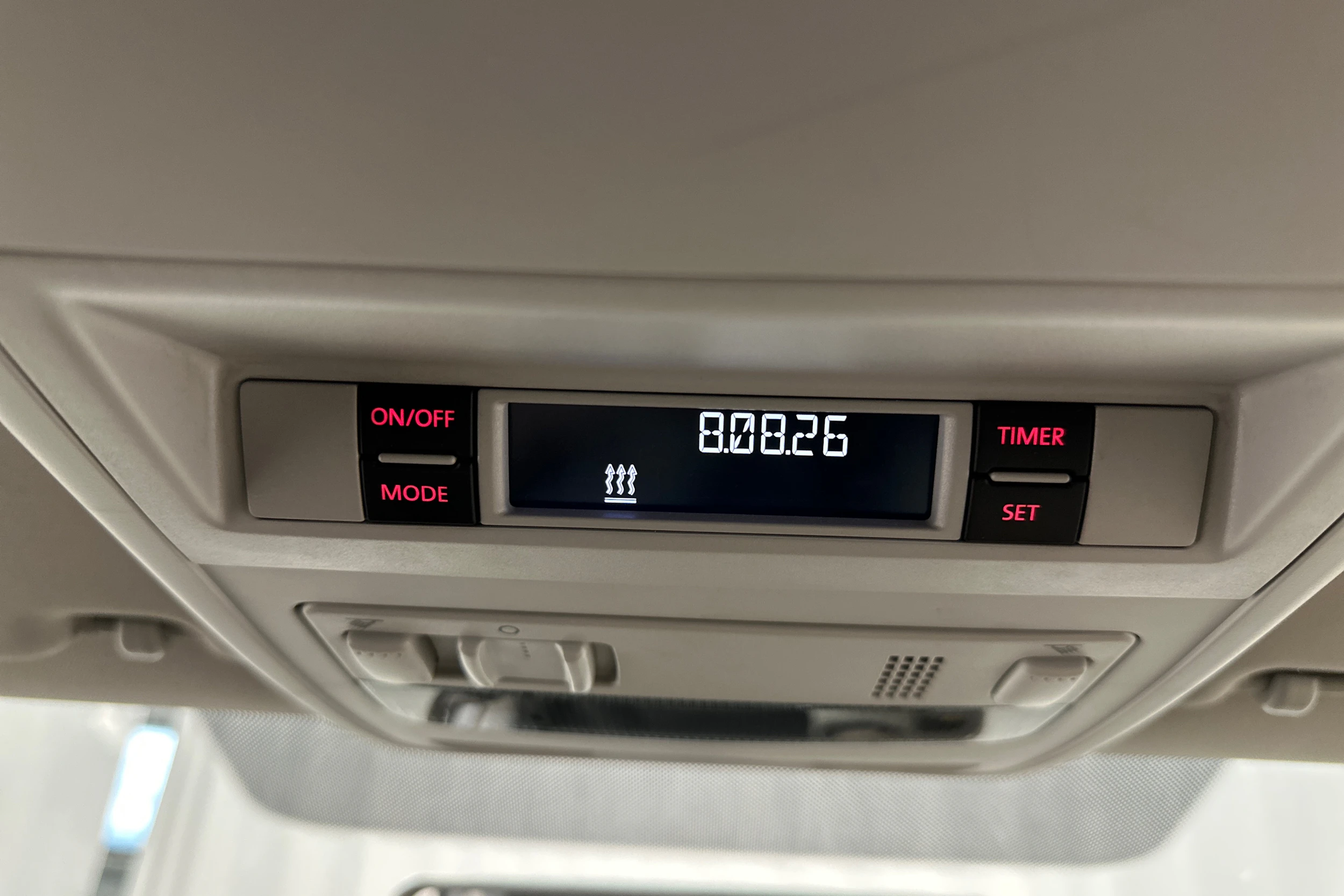 valkoinen Volkswagen Caravelle 2017 kuva 17.