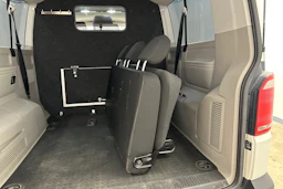 valkoinen Volkswagen Caravelle 2017 kuva 21.
