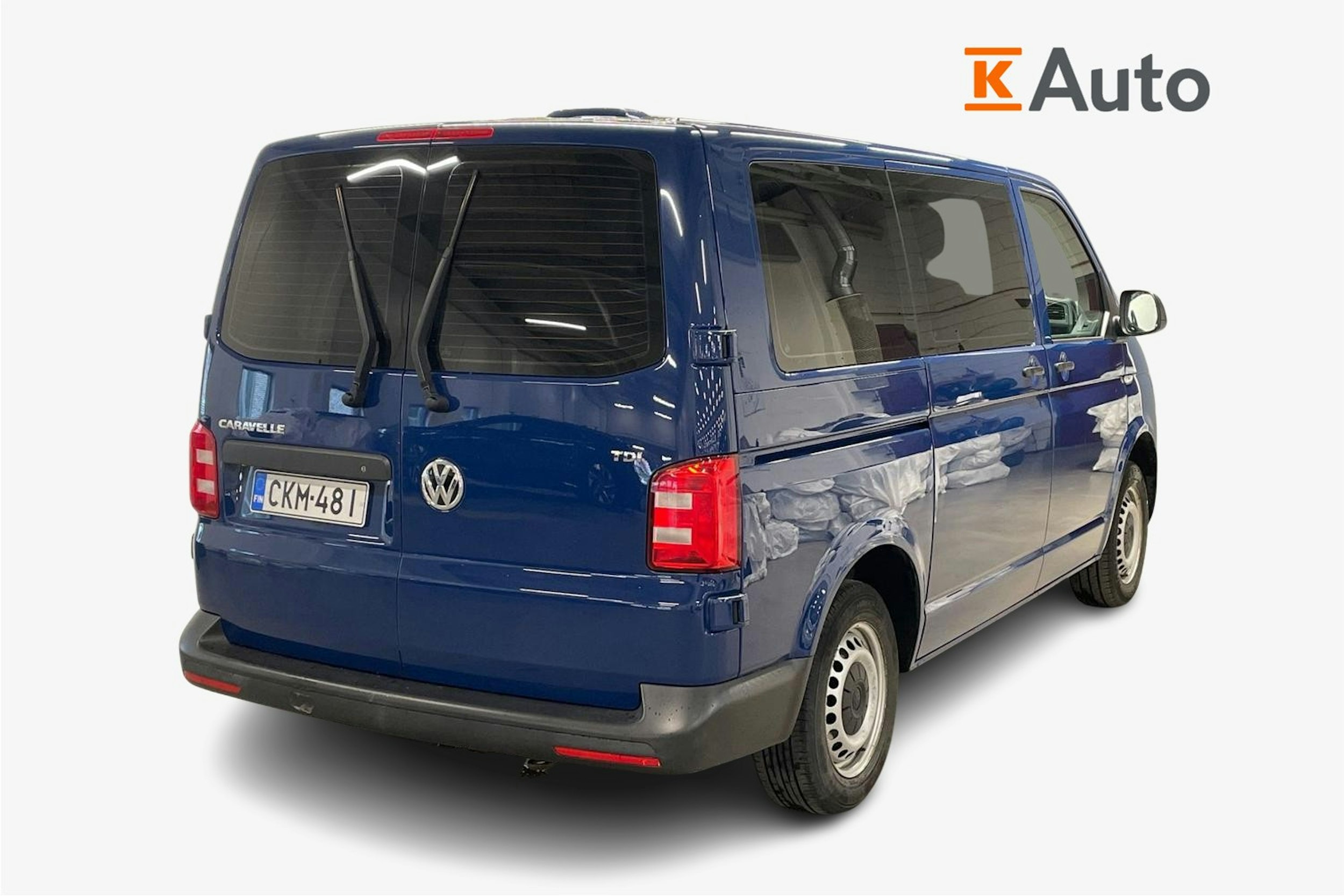 Sininen Volkswagen Caravelle 2017 kuva 2.