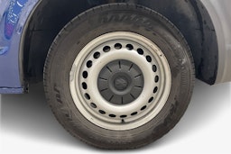 Sininen Volkswagen Caravelle 2017 kuva 11.