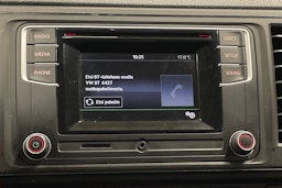 Sininen Volkswagen Caravelle 2017 kuva 17.