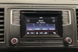 Sininen Volkswagen Caravelle 2017 kuva 18.