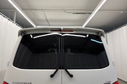 valkoinen Volkswagen Caravelle 2017 kuva 14.
