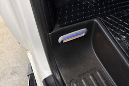 valkoinen Volkswagen Caravelle 2017 kuva 18.
