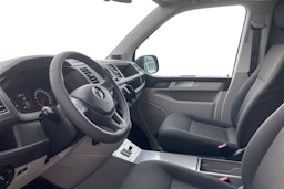 sininen Volkswagen Caravelle 2017 kuva 3.