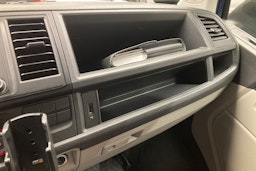 sininen Volkswagen Caravelle 2017 kuva 25.