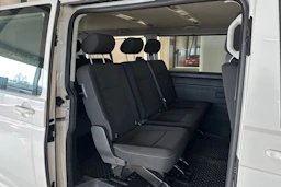 valkoinen Volkswagen Caravelle 2017 kuva 6.