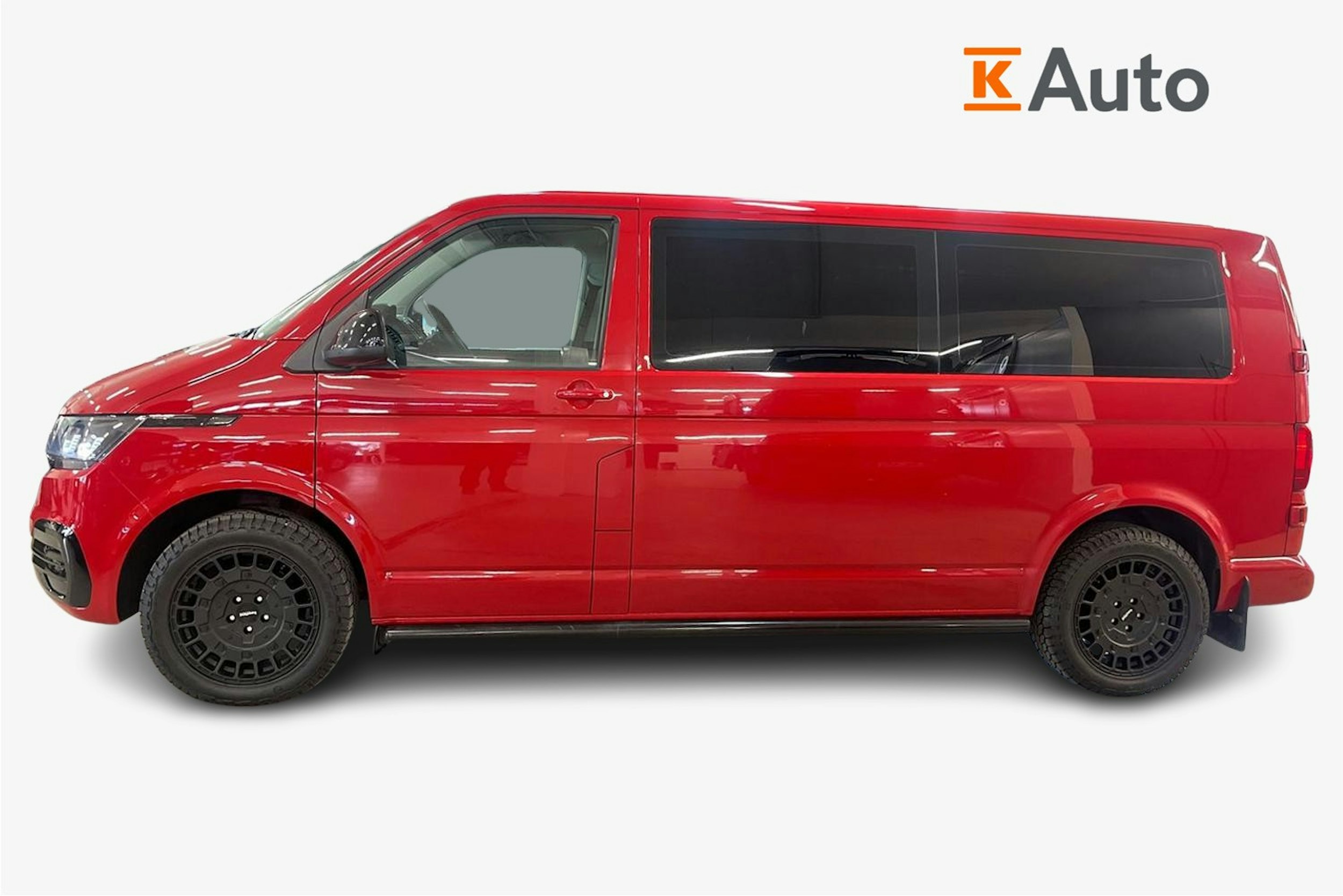 Punainen Volkswagen Caravelle 2017 kuva 6.