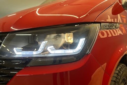 Punainen Volkswagen Caravelle 2017 kuva 19.