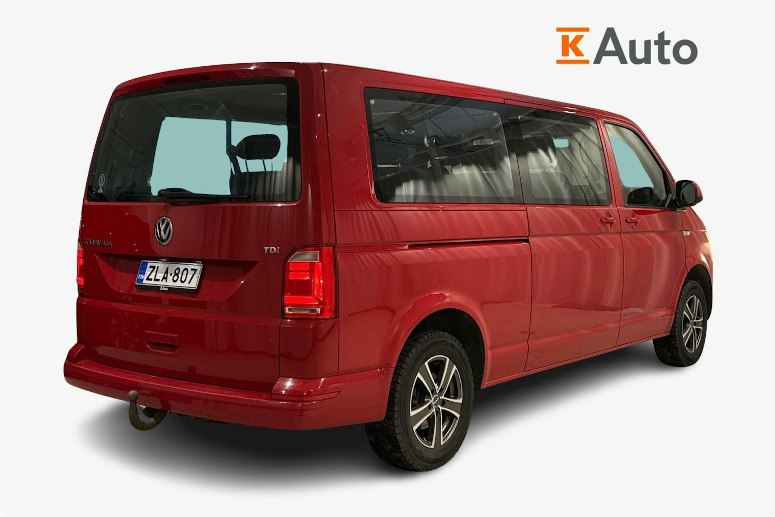 punainen Volkswagen Caravelle 2017 kuva 3.