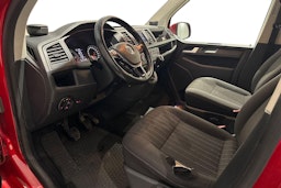 punainen Volkswagen Caravelle 2017 kuva 8.