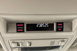 sininen Volkswagen Caravelle 2018 kuva 18.