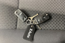 sininen Volkswagen Caravelle 2018 kuva 23.
