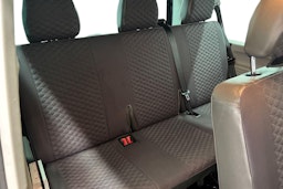 vihreä Volkswagen Caravelle 2018 kuva 10.