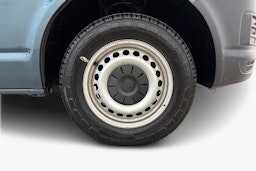 vihreä Volkswagen Caravelle 2018 kuva 11.