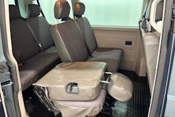 vihreä Volkswagen Caravelle 2018 kuva 13.