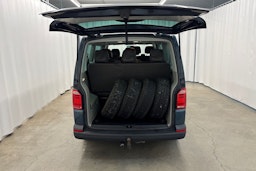 vihreä Volkswagen Caravelle 2018 kuva 17.