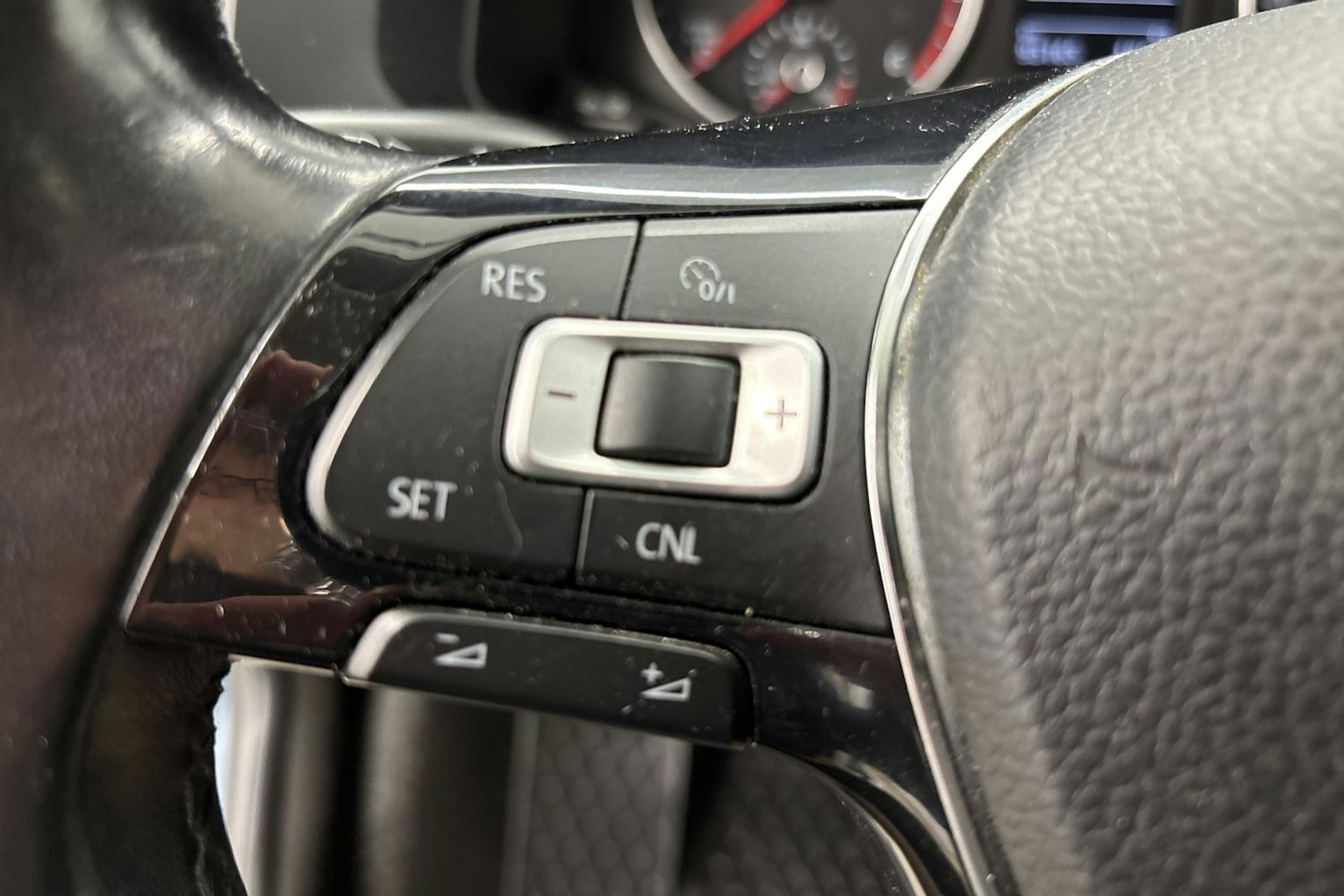 vihreä Volkswagen Caravelle 2018 kuva 19.