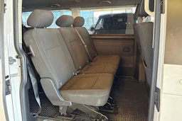 valkoinen Volkswagen Caravelle 2018 kuva 4.