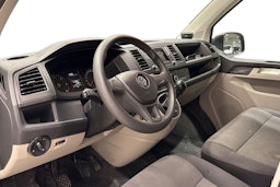 Valkoinen Volkswagen Transporter 2018 kuva 7.