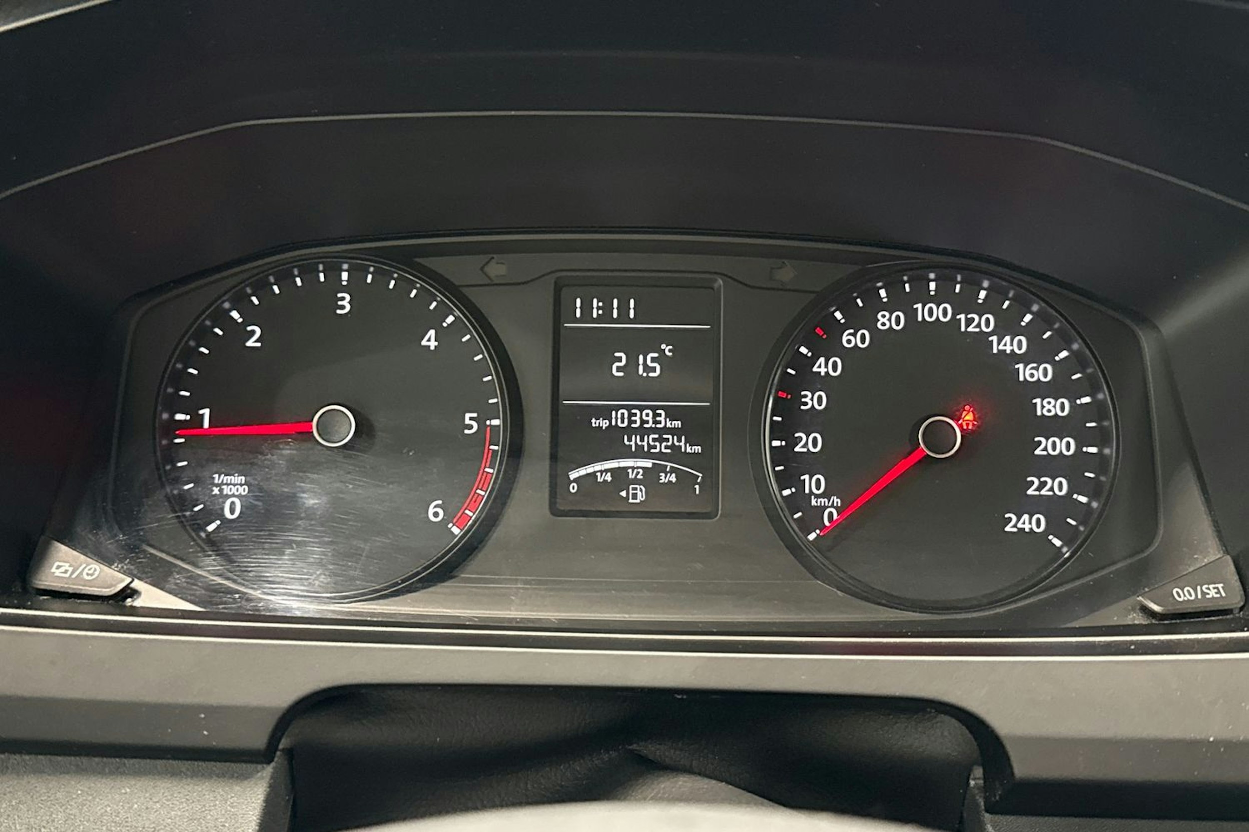 Valkoinen Volkswagen Transporter 2018 kuva 18.