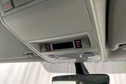 valkoinen Volkswagen Caravelle 2019 kuva 17.